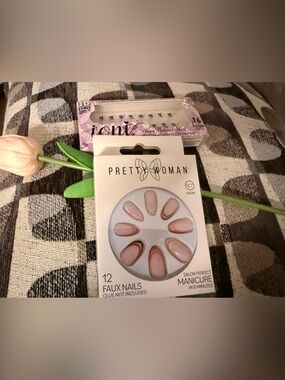 Mi Pretty Woman Press-On Nails in Soft Pink and Nude; faux 3d wispy lash ext